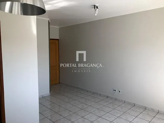 Apartamento 2 quartos e 1 banheiro, para alugar, no bairro Taboão em Bragança Paulista