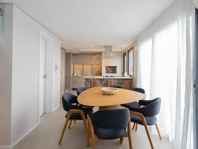 Apartamento 2 quartos e 2 banheiros, à venda, no bairro São Gonçalo em Pelotas
