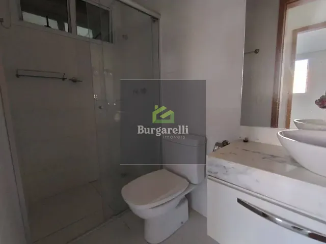 Apartamento 2 quartos e 2 banheiros, para alugar, no bairro Centro em Lavras
