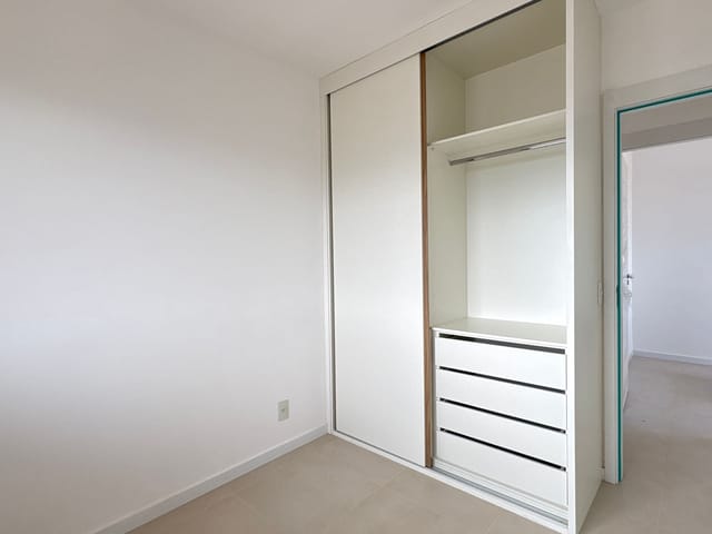 Apartamento 3 quartos e 2 banheiros, para alugar, no bairro Barra Olimpica em Rio de Janeiro
