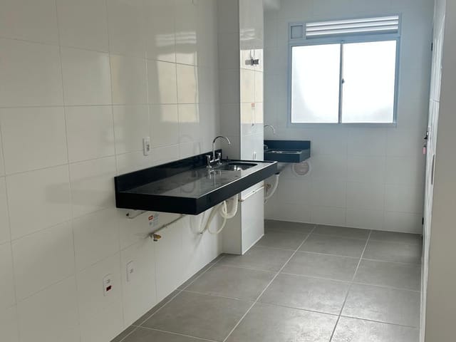 Apartamento 2 quartos e 2 banheiros, à venda, no bairro Bacacheri em Curitiba