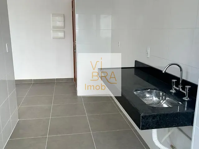 Apartamento 2 quartos e 2 banheiros, à venda, no bairro Bacacheri em Curitiba