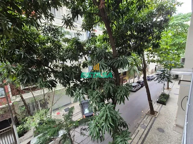 Apartamento 2 quartos e 2 banheiros, à venda, no bairro Copacabana em Rio de Janeiro