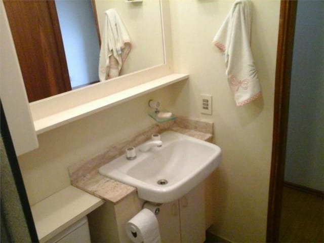 Apartamento com 74m² 3 quartos e 2 banheiros, para alugar, no bairro Jardim Guanabara em Campinas