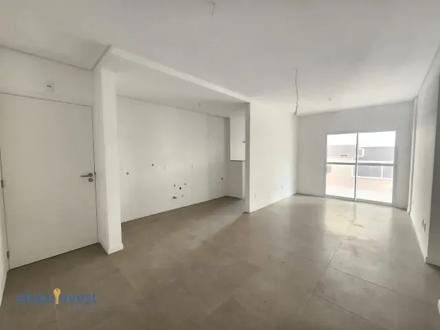 Apartamento 3 quartos e 1 banheiro, para alugar, no bairro Ingleses em Florianópolis