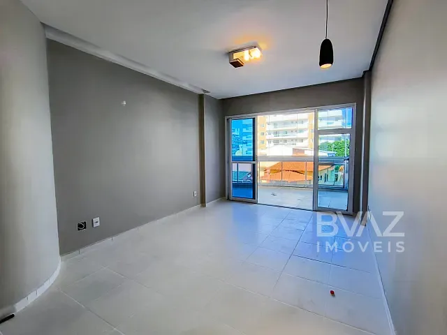 Apartamento com 131m² 3 quartos e 3 banheiros, à venda ou para alugar, no bairro Passagem em Cabo Frio