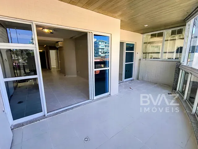 Apartamento com 131m² 3 quartos e 3 banheiros, à venda ou para alugar, no bairro Passagem em Cabo Frio