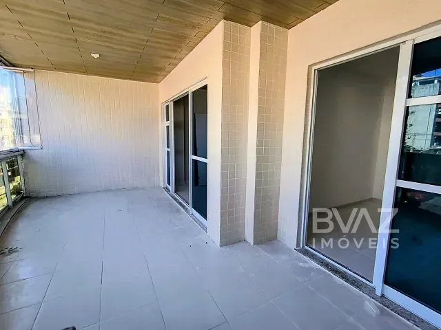 Apartamento com 131m² 3 quartos e 3 banheiros, à venda ou para alugar, no bairro Passagem em Cabo Frio