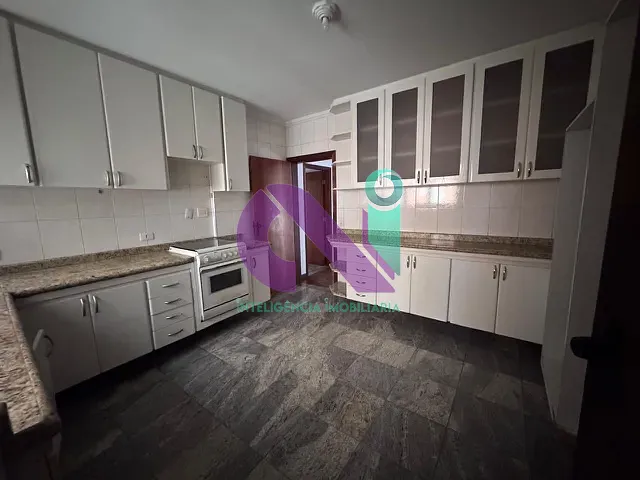 Apartamento com 225m² 3 quartos e 2 banheiros, à venda, no bairro Centro em Praça Duque de Caxias