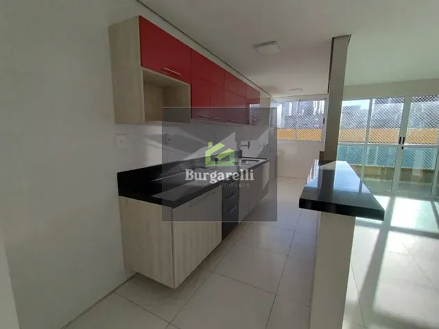 Apartamento 3 quartos e 2 banheiros, para alugar, no bairro Centro em Lavras