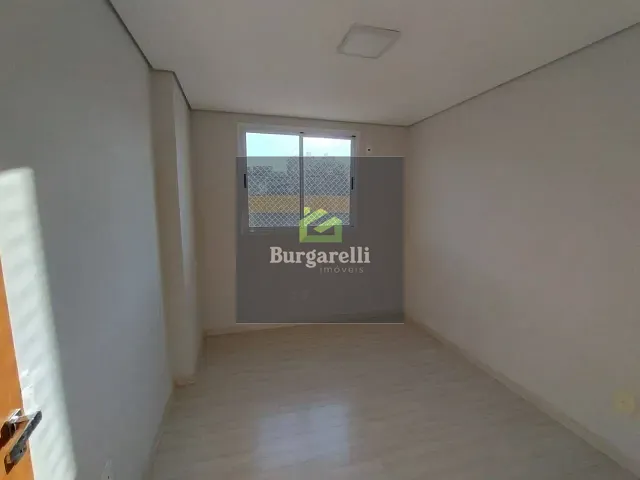 Apartamento 3 quartos e 2 banheiros, para alugar, no bairro Centro em Lavras
