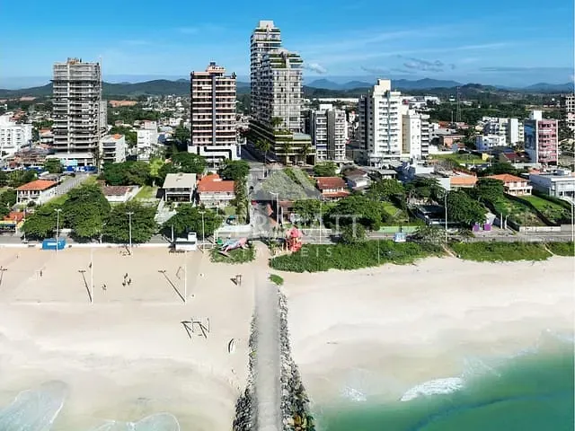 Apartamento 2 quartos e 3 banheiros, à venda, no bairro Centro em Balneário Piçarras