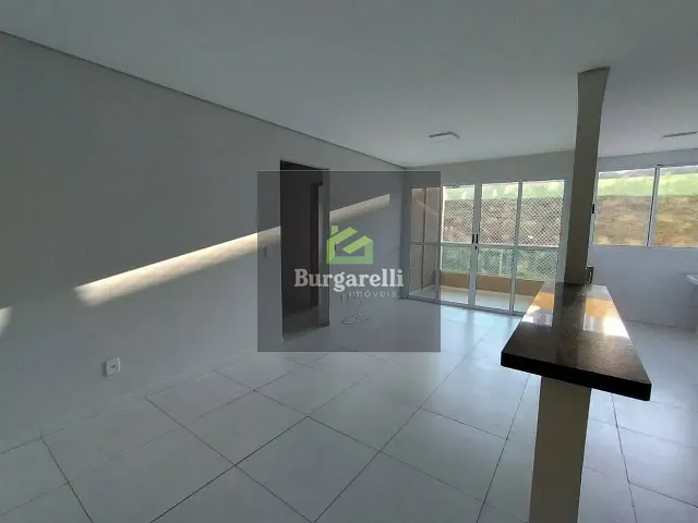 Apartamento 3 quartos e 2 banheiros, para alugar, no bairro Centro em Lavras