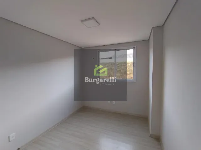 Apartamento 3 quartos e 2 banheiros, para alugar, no bairro Centro em Lavras
