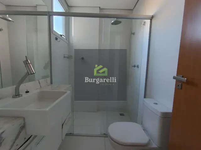Apartamento 3 quartos e 2 banheiros, para alugar, no bairro Centro em Lavras