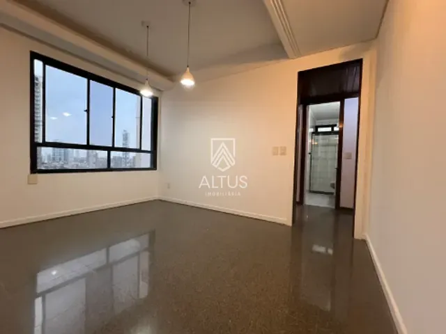 Apartamento 3 quartos e 1 banheiro, à venda, no bairro Pituba em Salvador