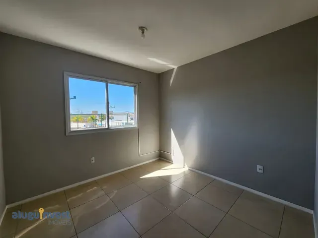 Apartamento 2 quartos e 1 banheiro, para alugar, no bairro São Sebastião em Palhoça
