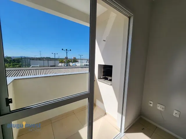 Apartamento 2 quartos e 1 banheiro, para alugar, no bairro São Sebastião em Palhoça