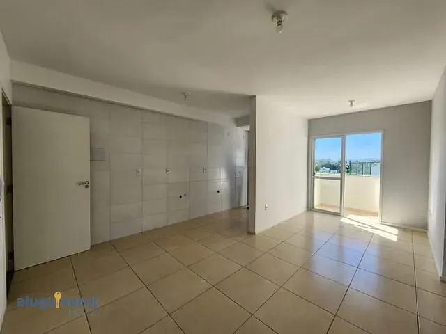 Apartamento 2 quartos e 1 banheiro, para alugar, no bairro São Sebastião em Palhoça