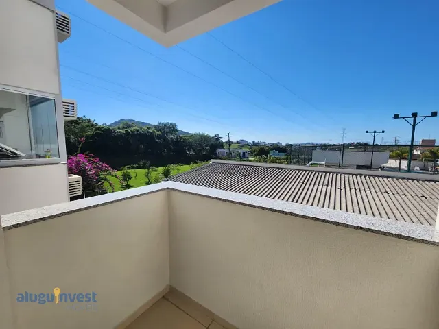 Apartamento 2 quartos e 1 banheiro, para alugar, no bairro São Sebastião em Palhoça
