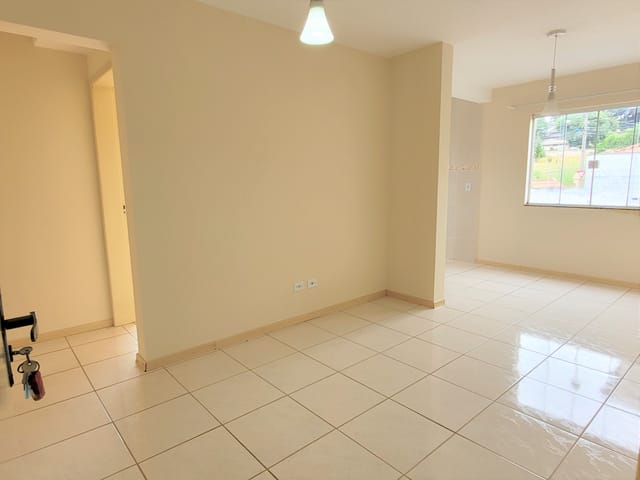 Apartamento com 77m² 3 quartos e 1 banheiro, à venda ou para alugar, no bairro Neves em Ponta Grossa