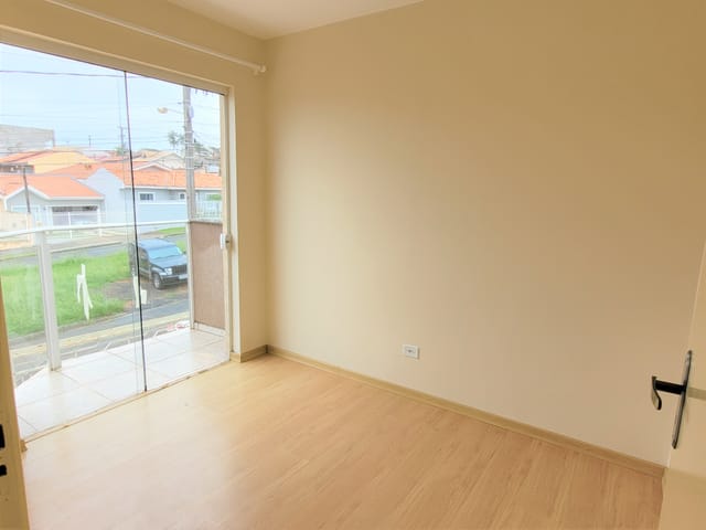 Apartamento com 77m² 3 quartos e 1 banheiro, à venda ou para alugar, no bairro Neves em Ponta Grossa