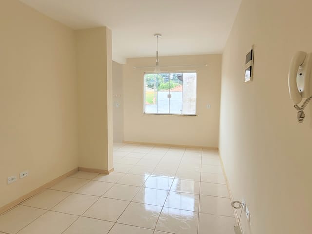 Apartamento com 77m² 3 quartos e 1 banheiro, à venda ou para alugar, no bairro Neves em Ponta Grossa