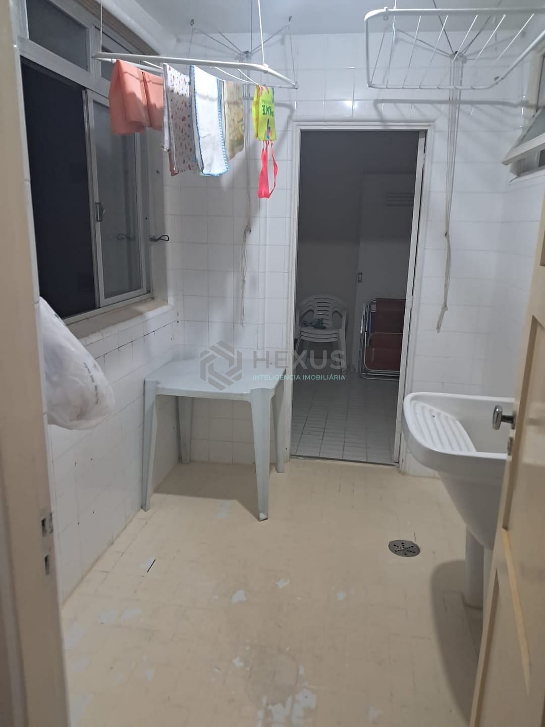 Apartamento à venda com 3 quartos, 97m² - Foto 11