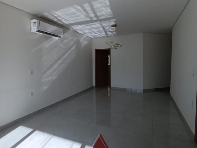 Apartamento com 151m² 3 quartos e 2 banheiros, à venda ou para alugar, no bairro Residencial Paraíso em Franca