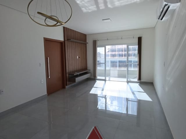 Apartamento com 151m² 3 quartos e 2 banheiros, à venda ou para alugar, no bairro Residencial Paraíso em Franca