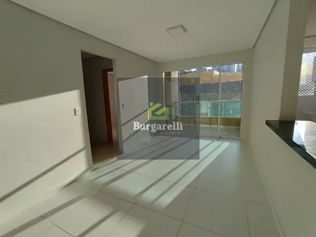 Apartamento 3 quartos e 2 banheiros, para alugar, no bairro Centro em Lavras