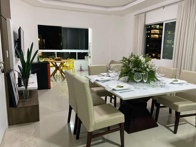 Apartamento à venda, no bairro Meia Praia em Itapema
