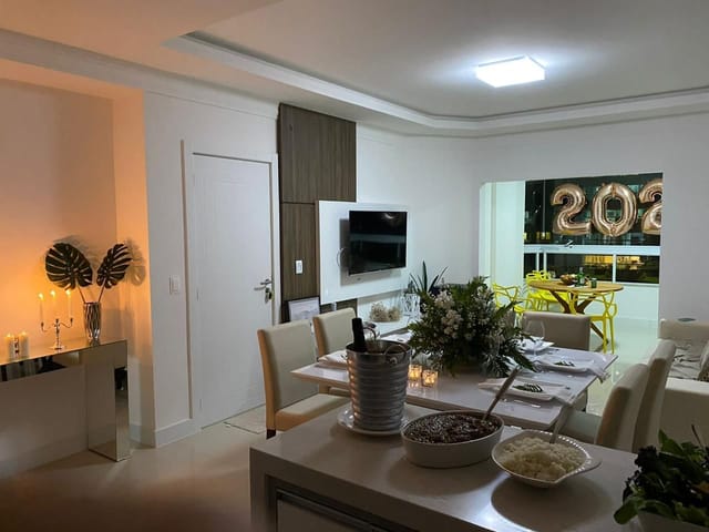 Apartamento à venda, no bairro Meia Praia em Itapema