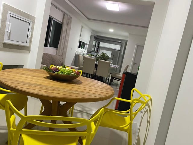 Apartamento à venda, no bairro Meia Praia em Itapema