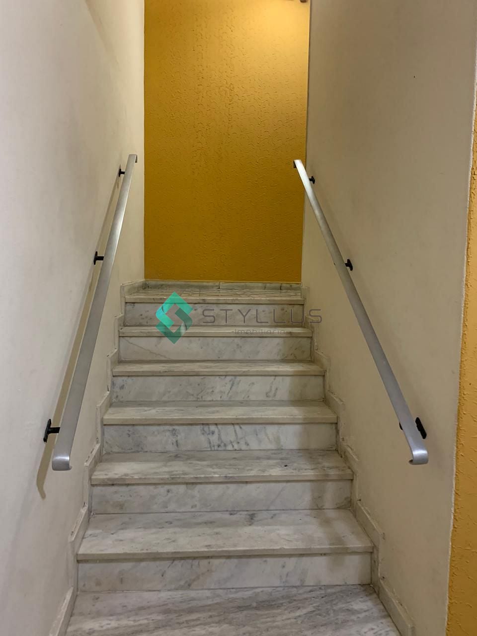 Apartamento para alugar com 2 quartos, 70m² - Foto 2