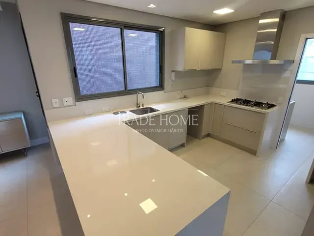 Apartamento 3 quartos e 4 banheiros, à venda, no bairro Água Verde em Curitiba