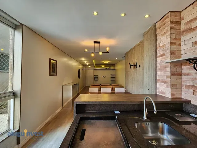 Apartamento 3 quartos e 1 banheiro, para alugar, no bairro Coqueiros em Florianópolis