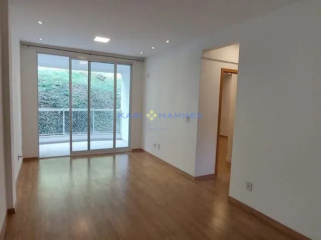 Apartamento 2 quartos e 2 banheiros, à venda, no bairro Bingen em Petrópolis