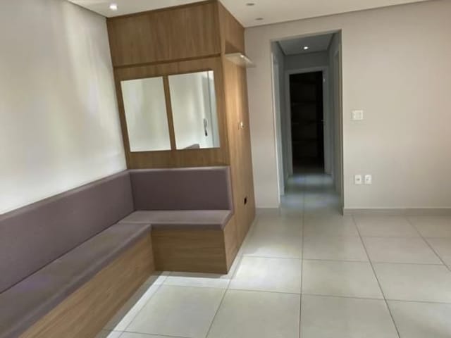 Apartamento 2 quartos e 2 banheiros, para alugar, no bairro Centro em Cambé