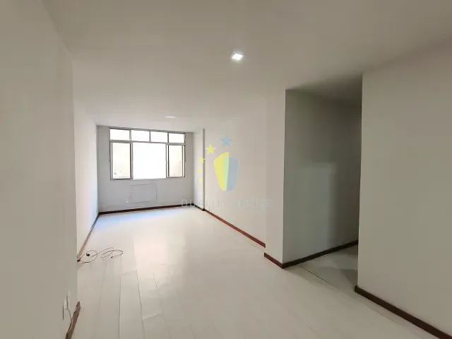 Apartamento com 92m² 2 quartos e 2 banheiros, para alugar, no bairro Copacabana em Rio de Janeiro