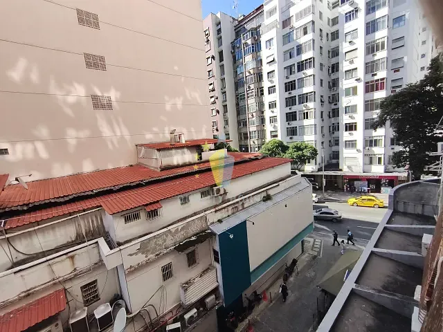 Apartamento com 92m² 2 quartos e 2 banheiros, para alugar, no bairro Copacabana em Rio de Janeiro