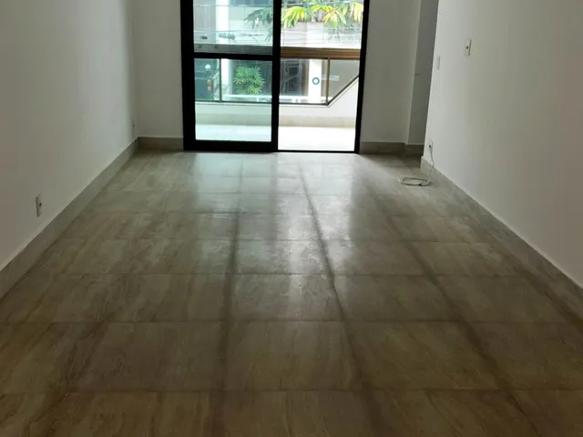 Apartamento 2 quartos e 3 banheiros, para alugar, no bairro Lagoa em Rio de Janeiro