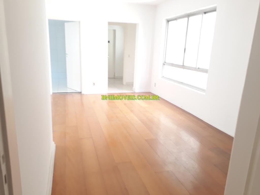 Apartamento para alugar com 3 quartos, 157m² - Foto 1