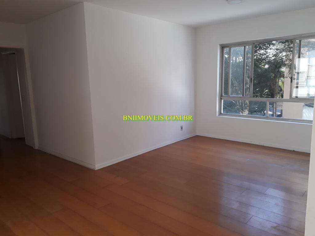 Apartamento para alugar com 3 quartos, 157m² - Foto 2