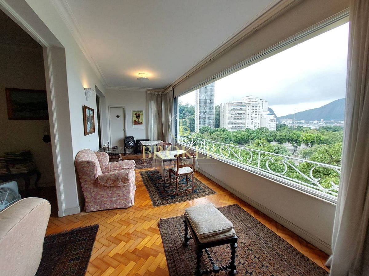 Apartamento a venda na Praia de Botafogo, são 300 m², vista deslumbrante da praia e Pão de Açúcar, salão, 4 quartos, suíte, 1 vaga de garagem