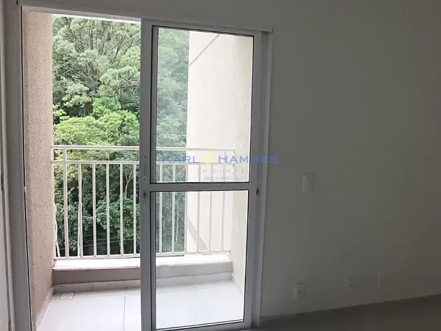 Apartamento 2 quartos e 2 banheiros, para alugar, no bairro Duarte Silveira em Petrópolis