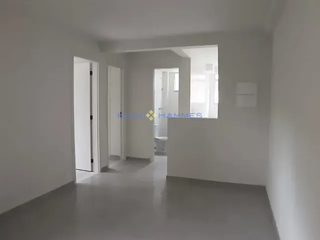 Apartamento 2 quartos e 2 banheiros, para alugar, no bairro Duarte Silveira em Petrópolis