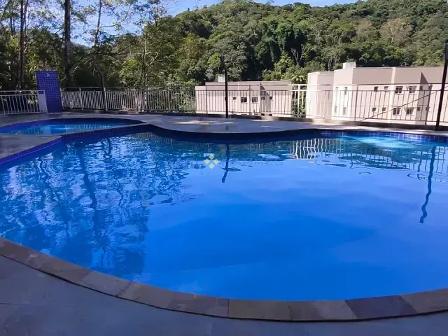 Apartamento 2 quartos e 2 banheiros, para alugar, no bairro Duarte Silveira em Petrópolis