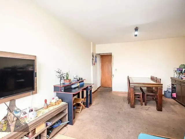 Apartamento 2 quartos e 2 banheiros, à venda, no bairro Cristo Rei em Curitiba