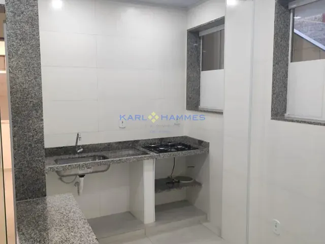 Apartamento 1 quarto e 1 banheiro, para alugar, no bairro Centro em Petrópolis